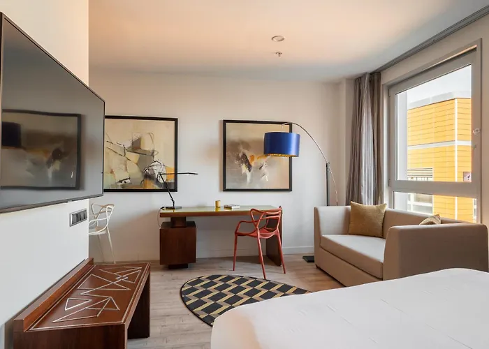 Naitly Poblenou 4*