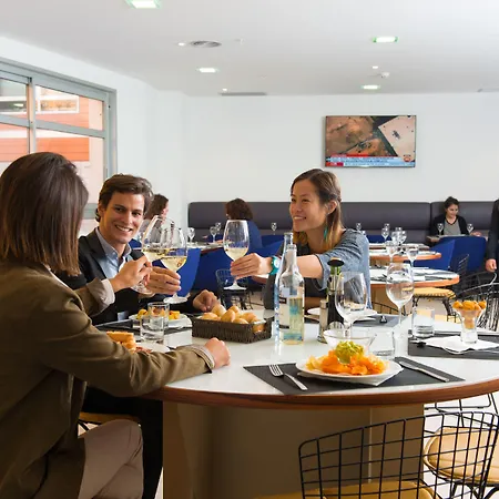 Naitly Poblenou מלון