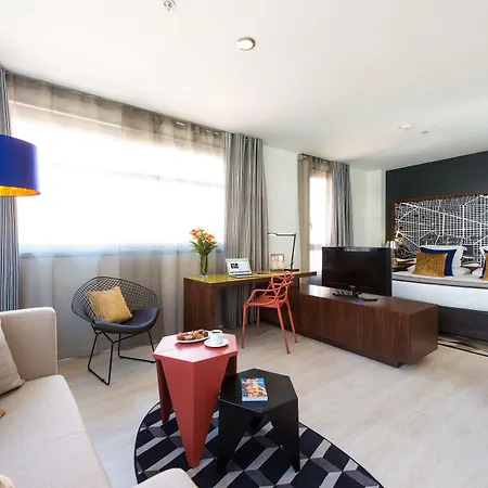 Naitly Poblenou ברצלונה