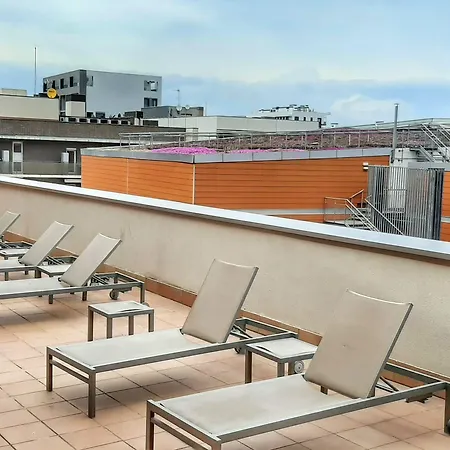 Naitly Poblenou ברצלונה